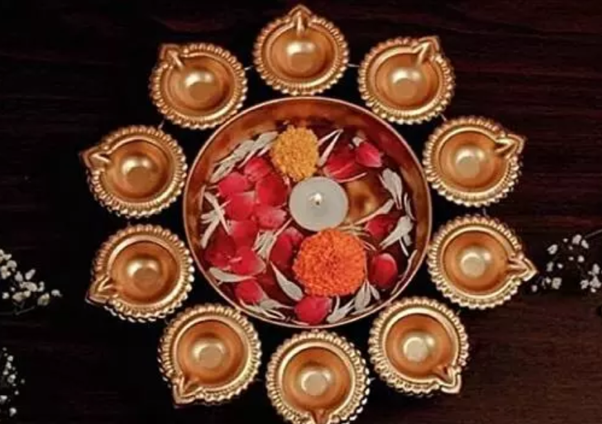Fabulous Urli Bowl 10 Diyas for all time Decoration Floating Flowers and T- Light Candles Diwali Home Decor Decoration